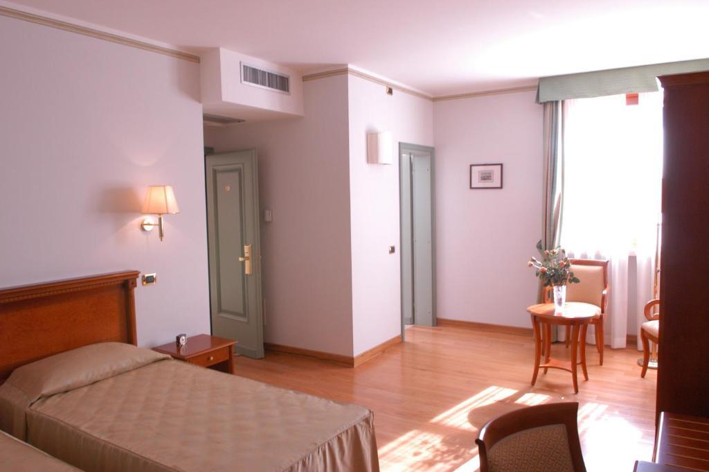 Pilgrim'S Hotel Cicognolo الغرفة الصورة
