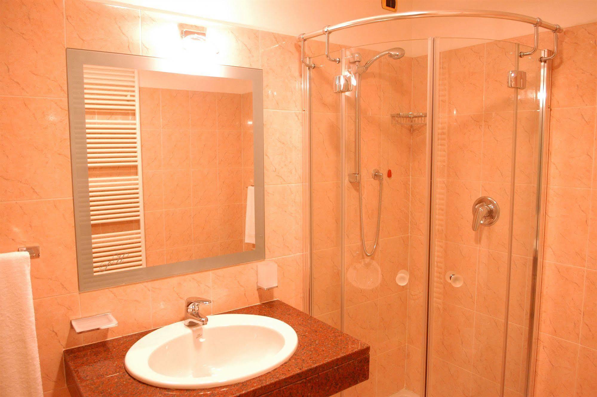 Pilgrim'S Hotel Cicognolo المظهر الخارجي الصورة